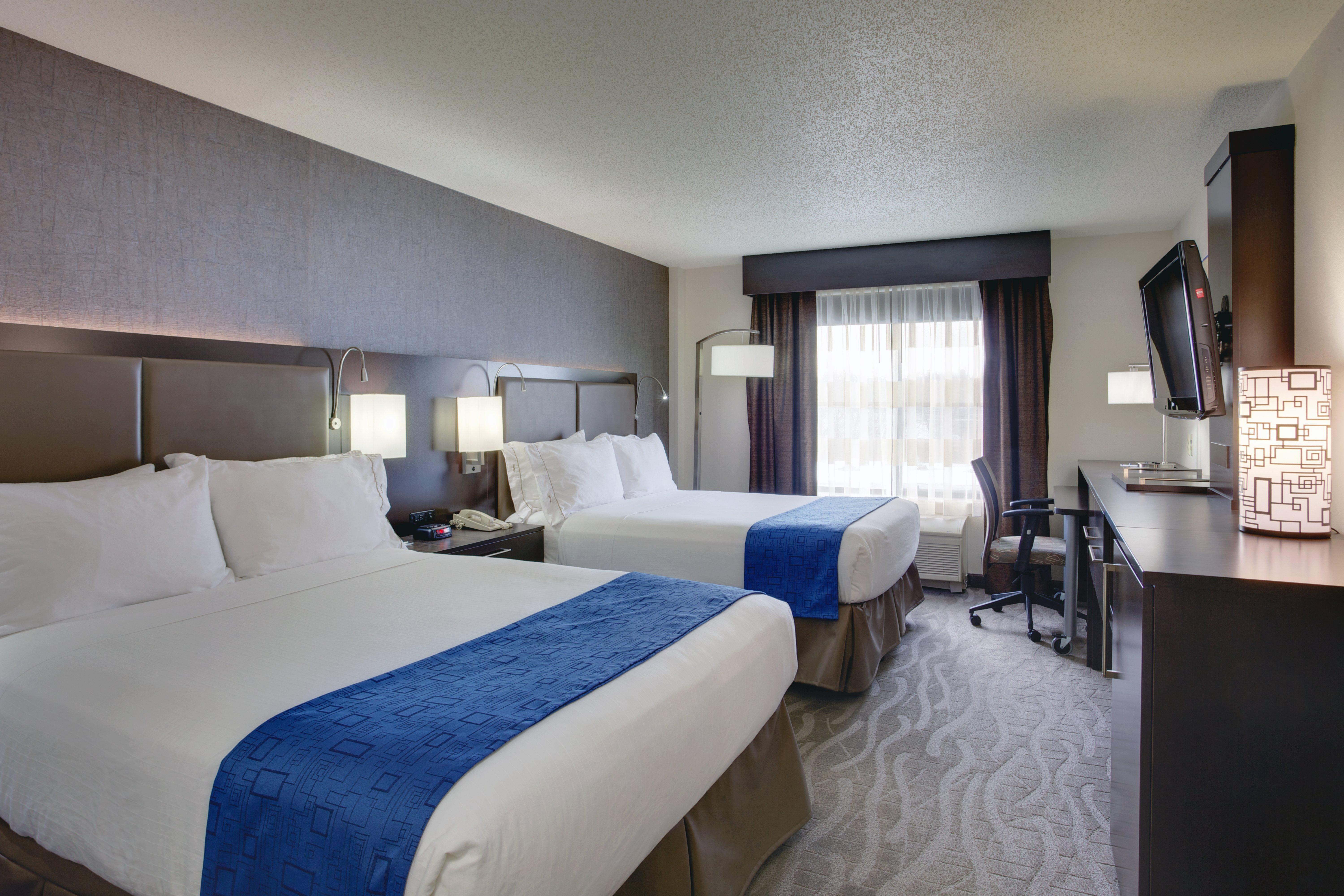 Holiday Inn Express Hotel & Suites Meadowlands Area, An Ihg Hotel Carlstadt Bagian luar foto