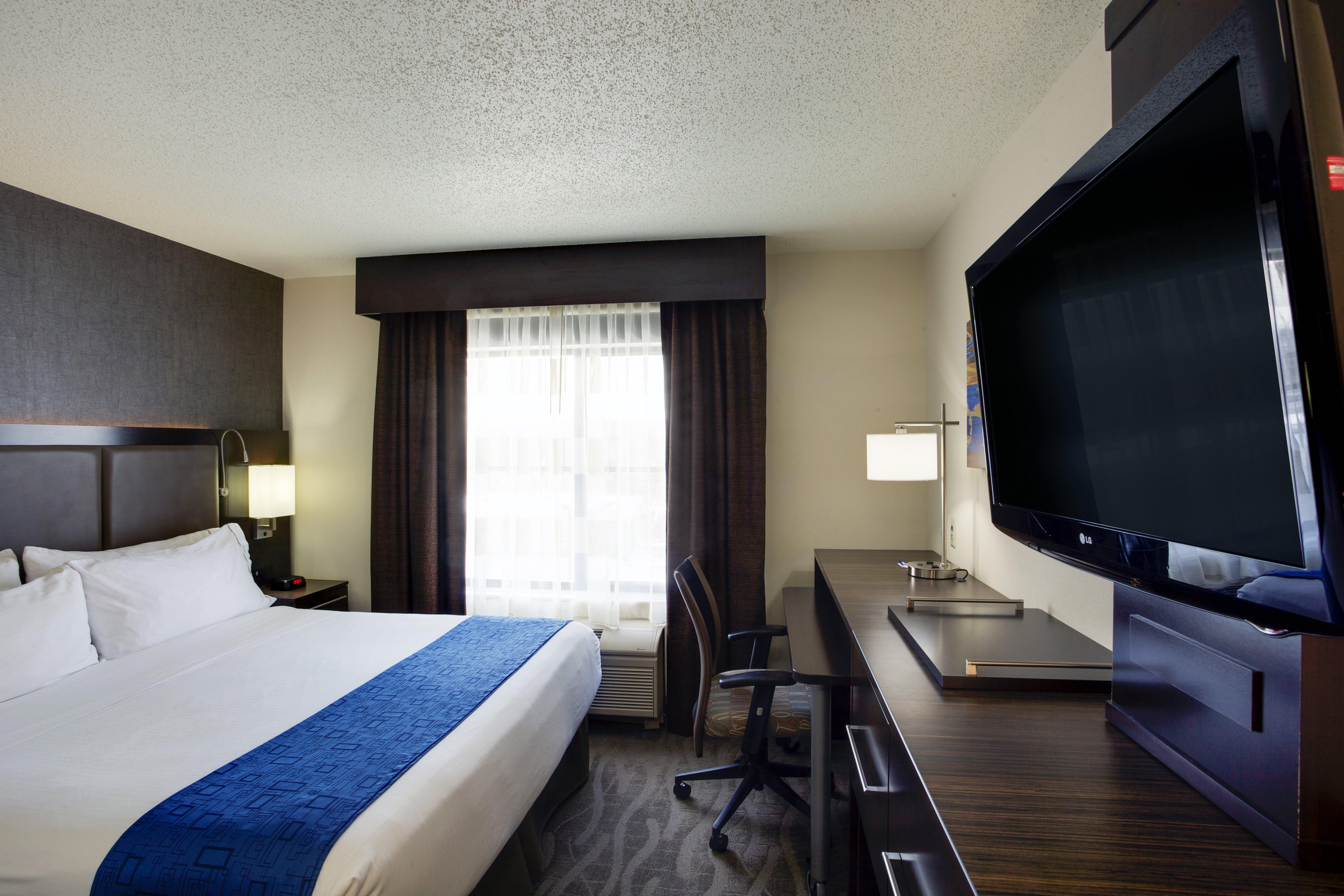 Holiday Inn Express Hotel & Suites Meadowlands Area, An Ihg Hotel Carlstadt Bagian luar foto