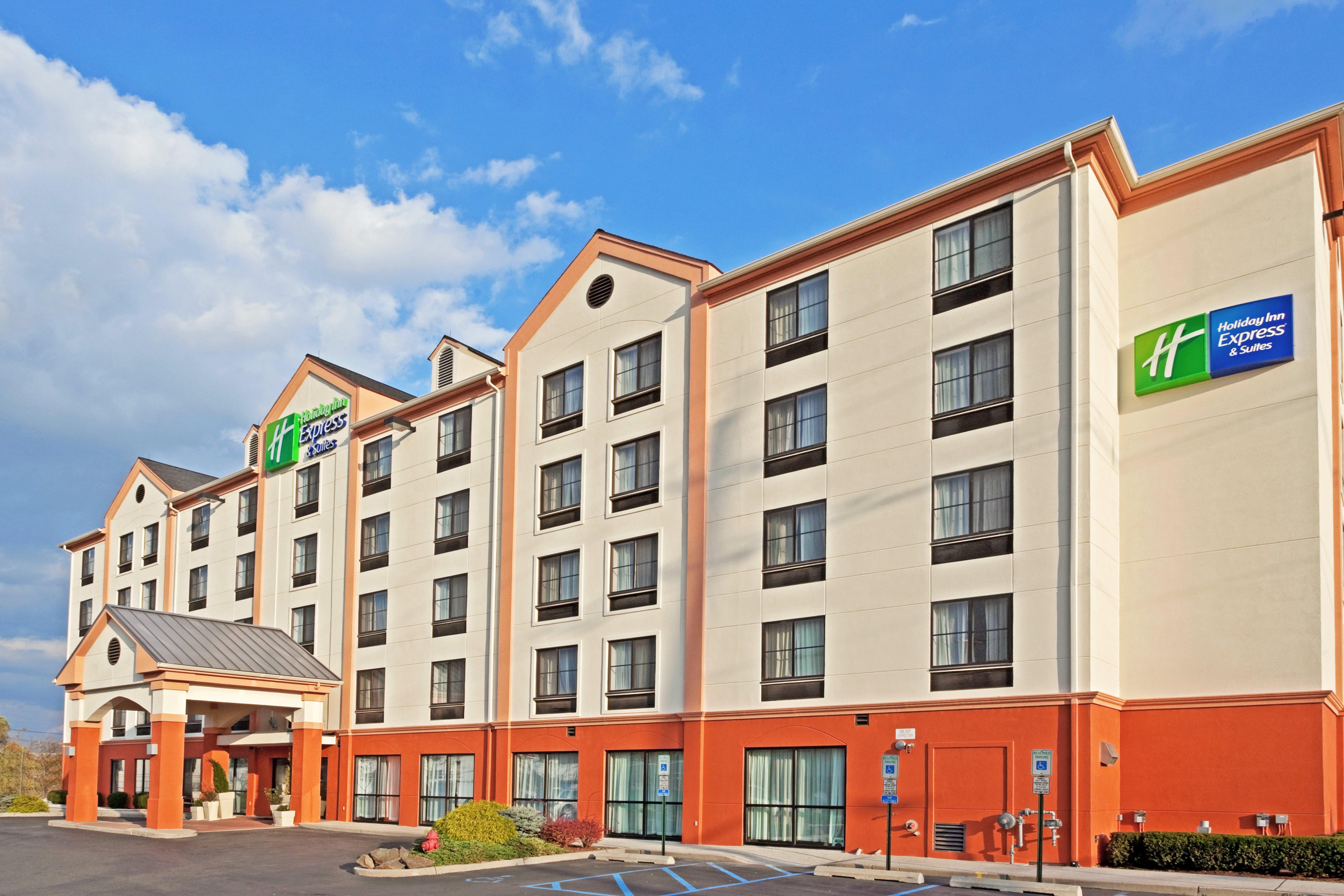 Holiday Inn Express Hotel & Suites Meadowlands Area, An Ihg Hotel Carlstadt Bagian luar foto