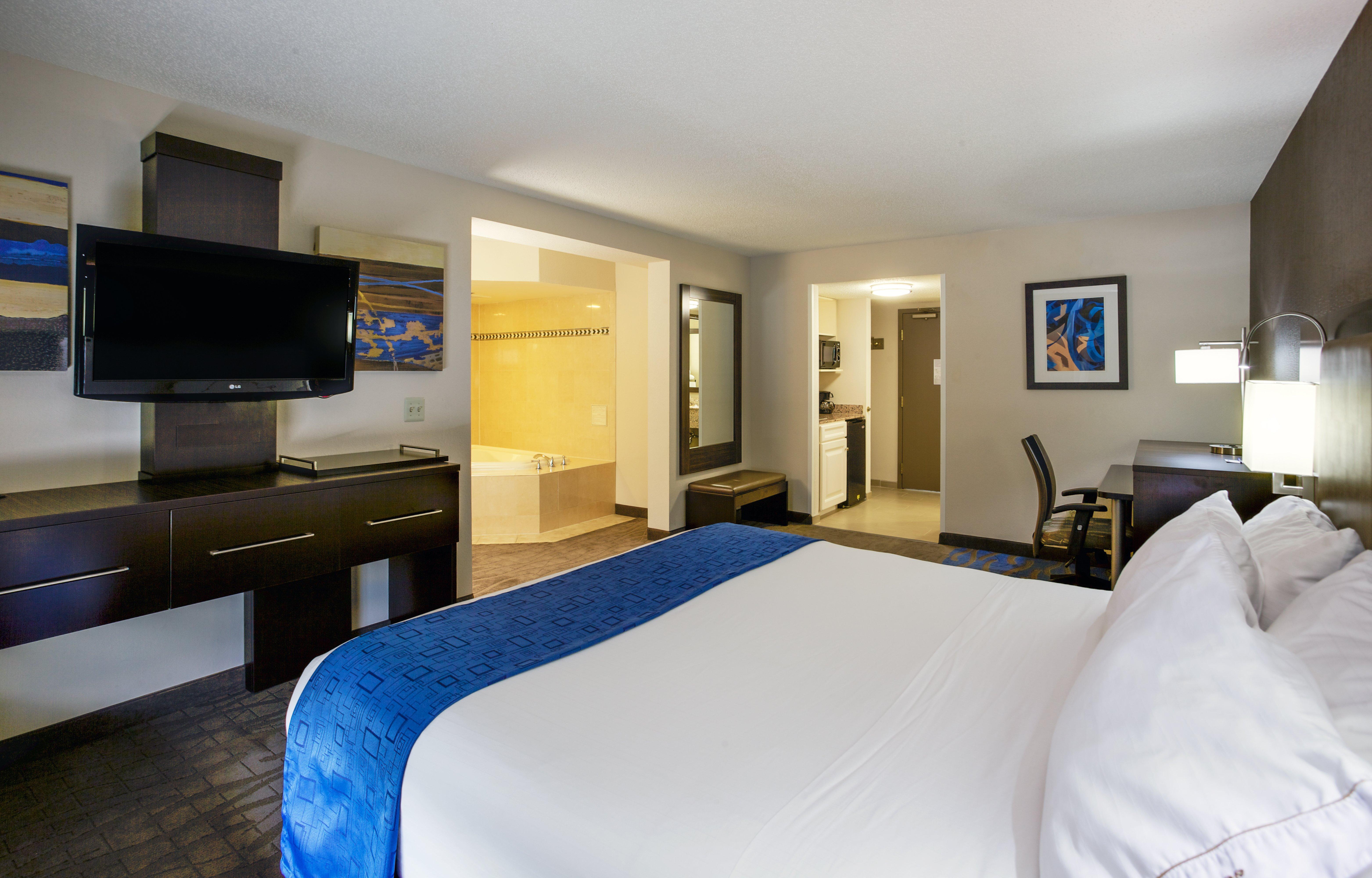 Holiday Inn Express Hotel & Suites Meadowlands Area, An Ihg Hotel Carlstadt Bagian luar foto