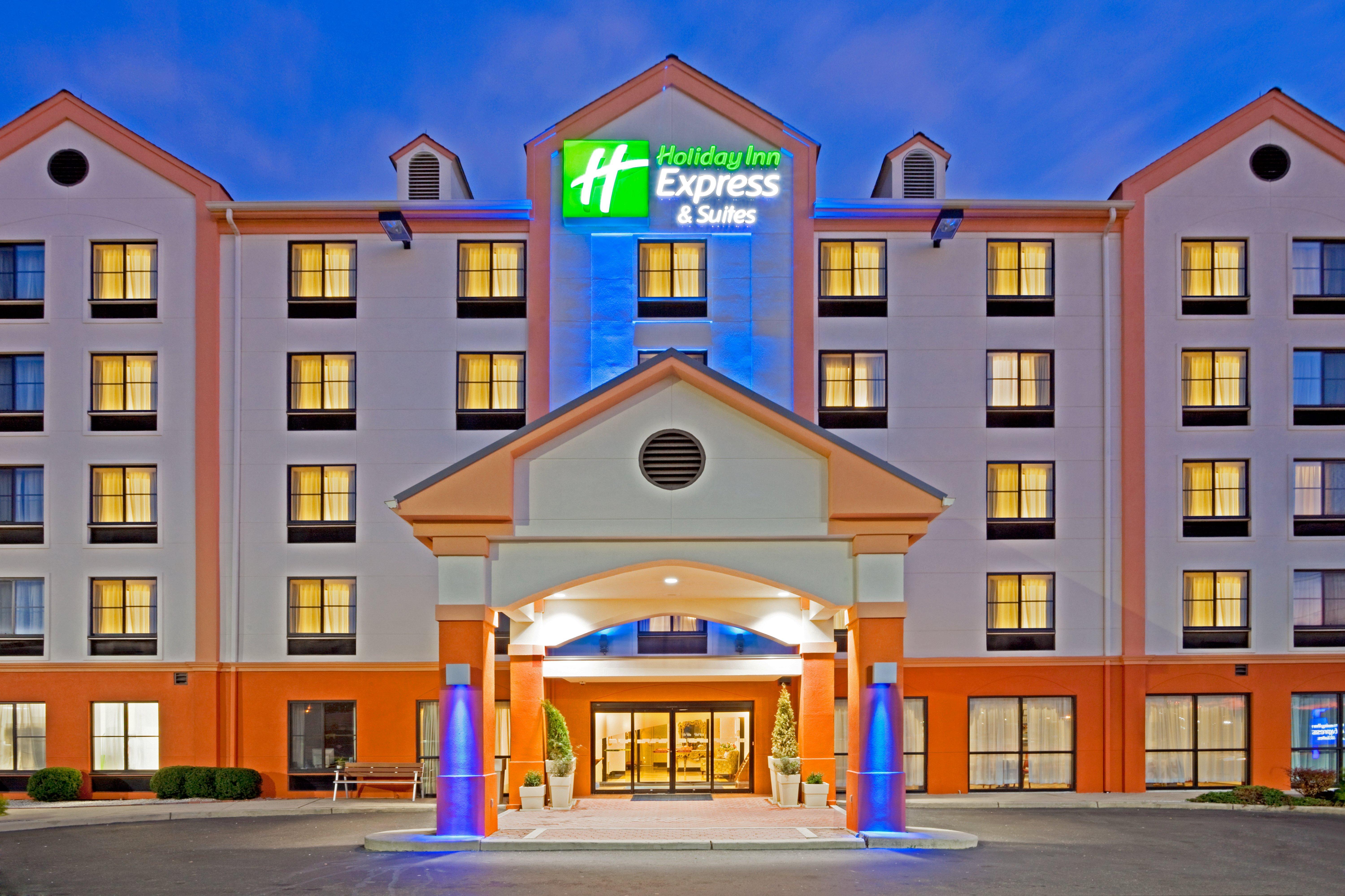 Holiday Inn Express Hotel & Suites Meadowlands Area, An Ihg Hotel Carlstadt Bagian luar foto