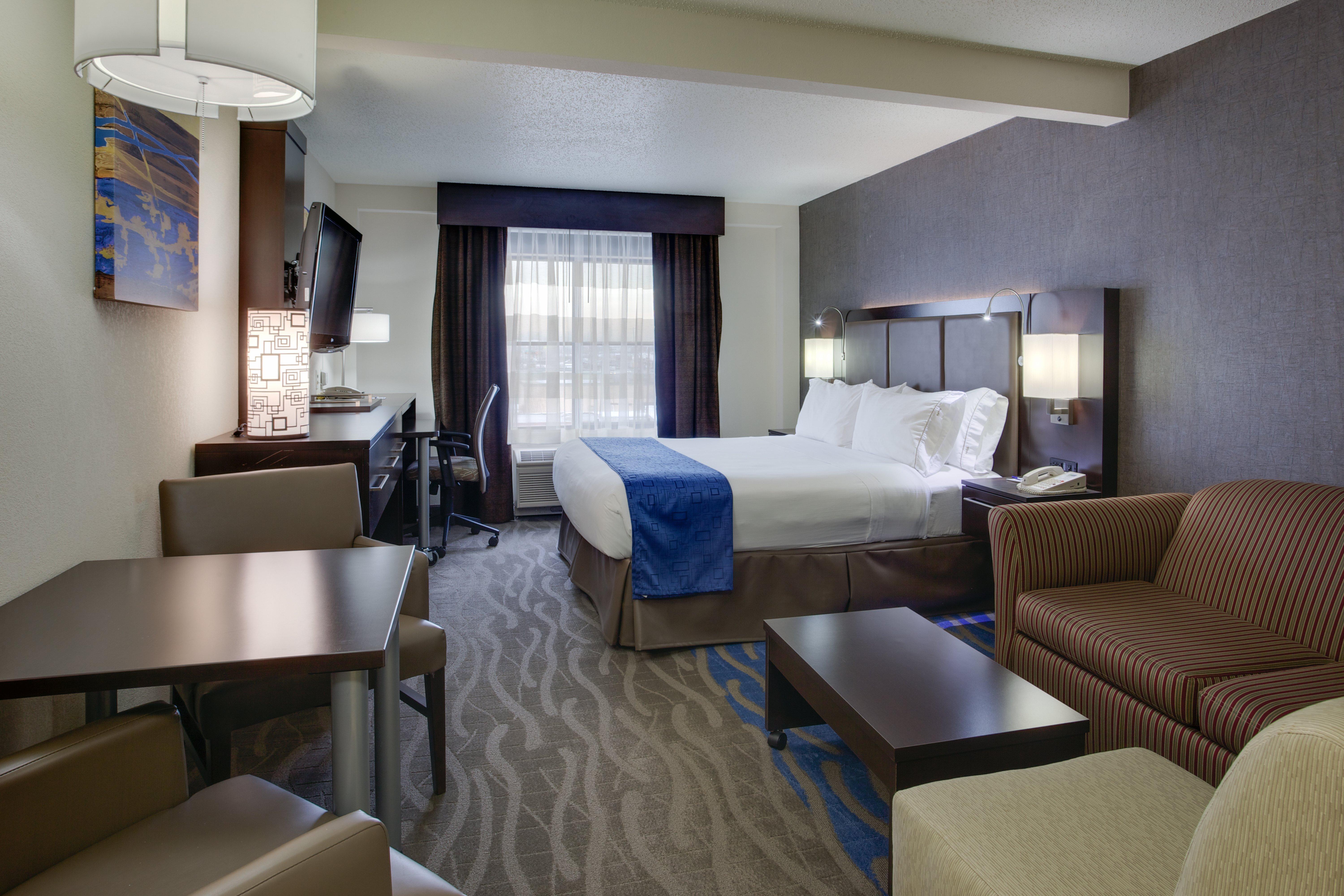 Holiday Inn Express Hotel & Suites Meadowlands Area, An Ihg Hotel Carlstadt Bagian luar foto